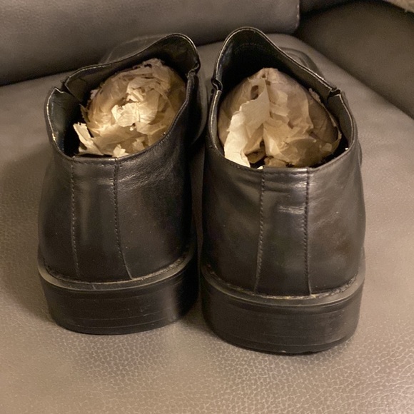 Steve Madden loafers 
Color:Black 
Size: 11 - Picture 7 of 7